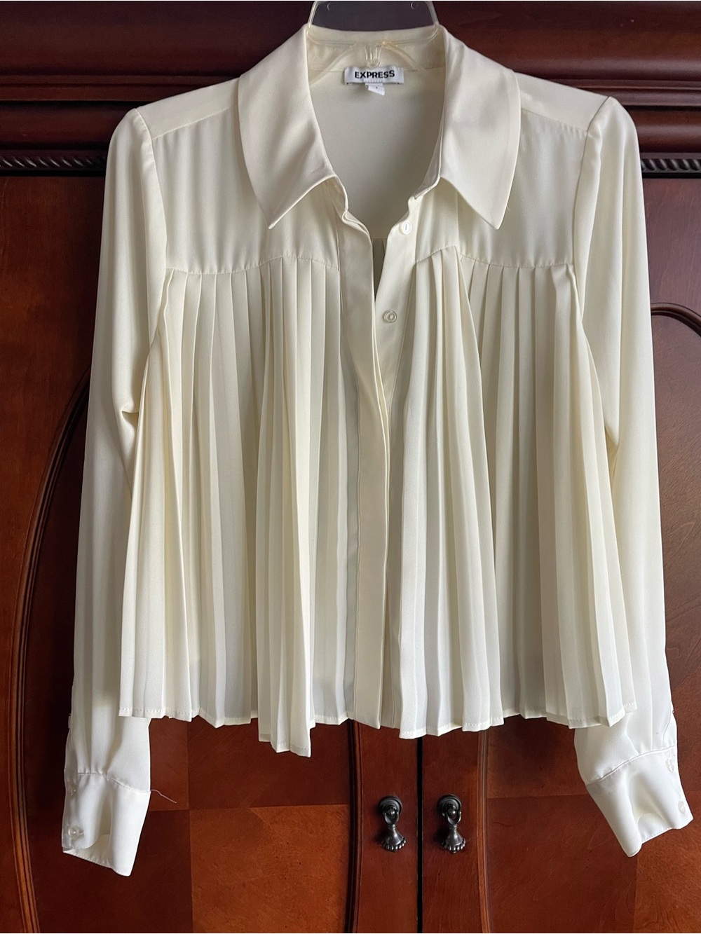 Express cropped button down
